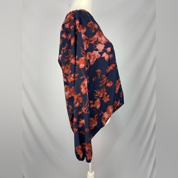 Vince Camuto Navy blue Floral faux wrap V-neck blouse women’s size M - Picture 3 of 13